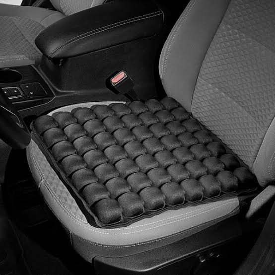 Pressure relieving air cushion by Sharper Image